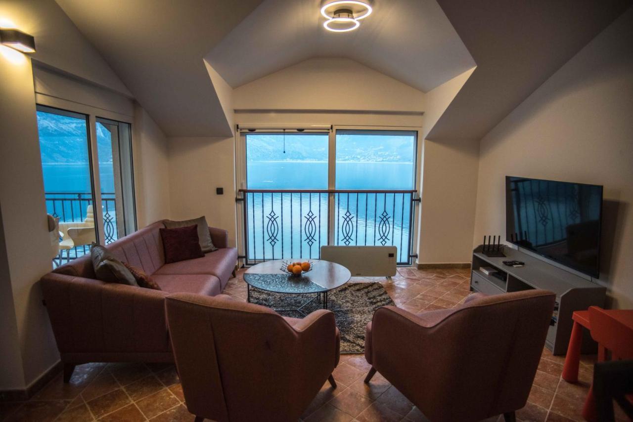 Modern Waterfront 3-Bed Apartment Donja Kostanjica Kültér fotó