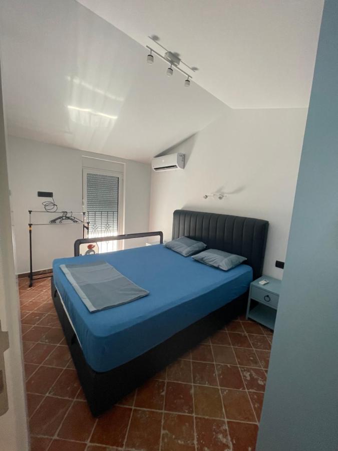 Modern Waterfront 3-Bed Apartment Donja Kostanjica Kültér fotó